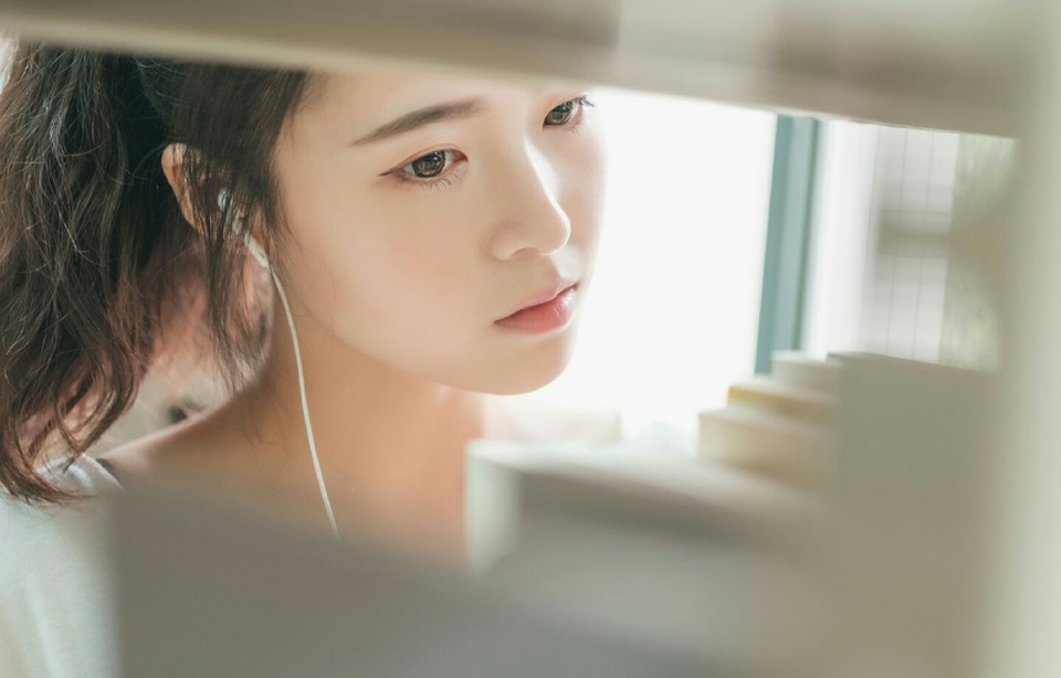 “啪~”